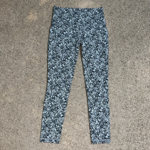 Athleta Salutation Stash Pocket II 7/8 Tight Legging Jacquard Moonflower Black - Picture 5 of 8